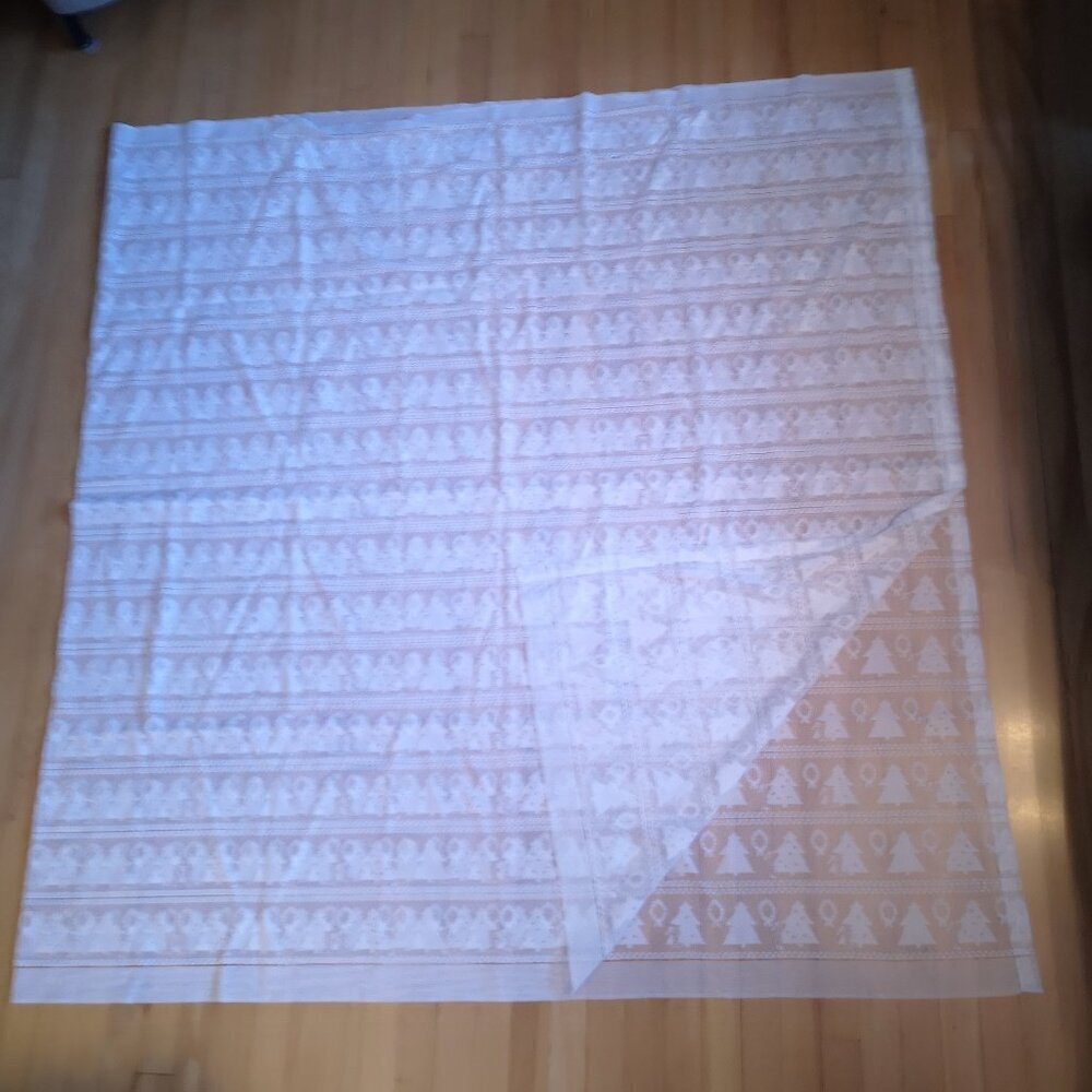 White Lace Tablecloth w/ Christmas Tree Design 64"x 122" Rectangle